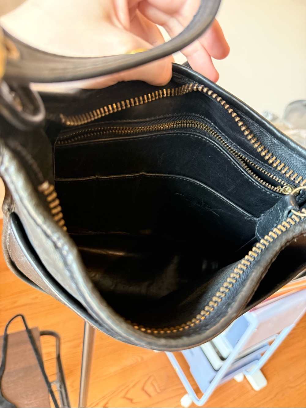 Vintage Coach Black Leather Crossbody Shoulder Bag - Picture 3 of 5